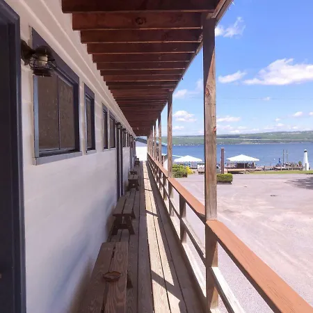 Showboat Motel Restaurant & Bar Himrod Esterno foto