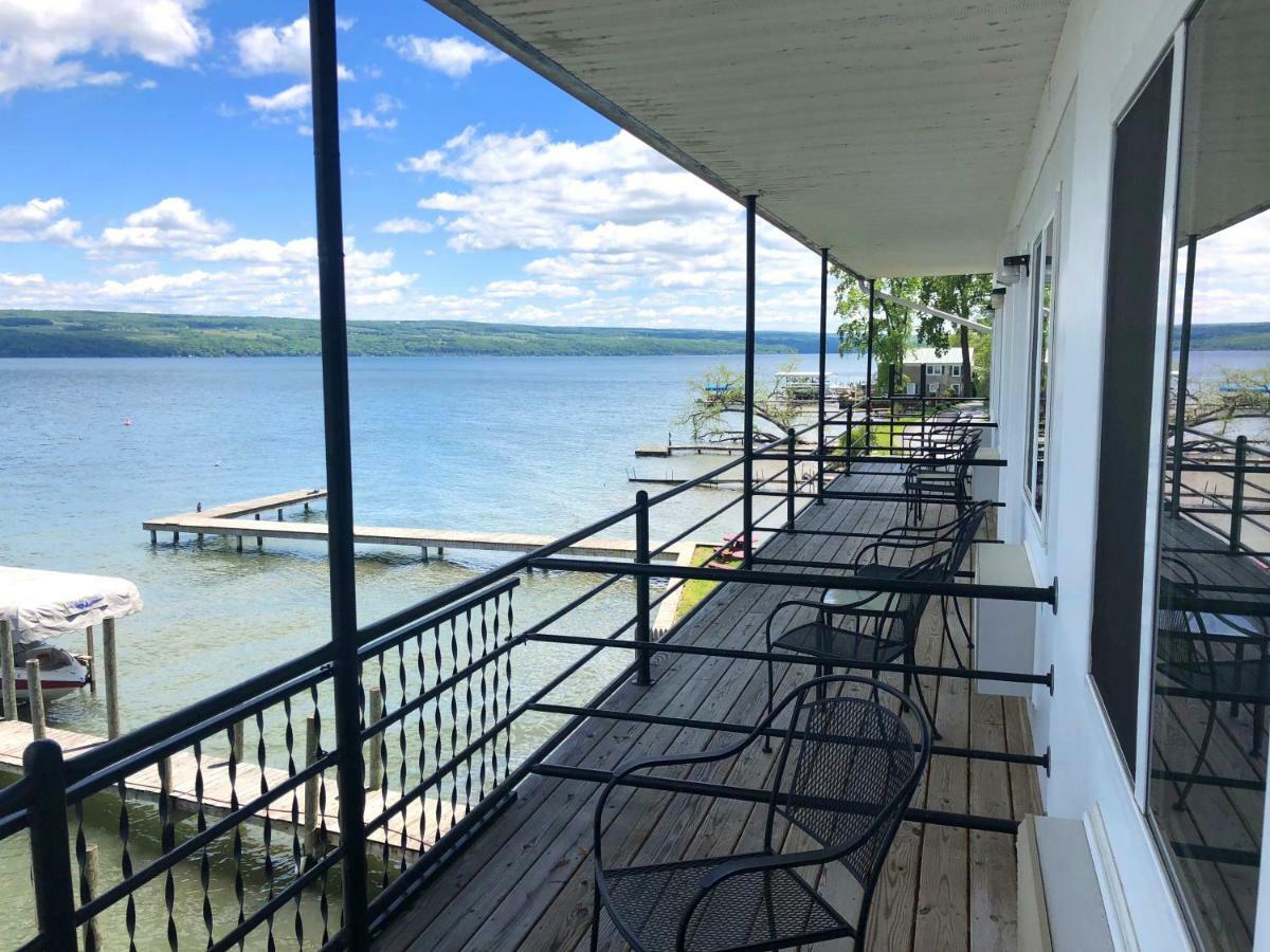 Hotel Showboat Restaurant & Bar