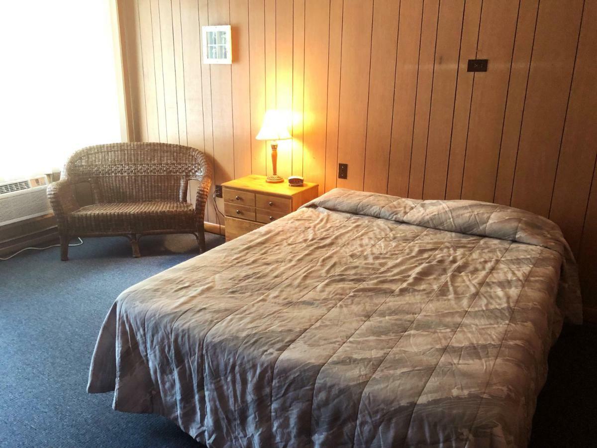 Hotel Showboat Restaurant & Bar 3*